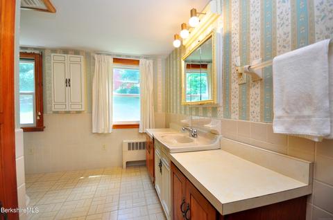 214 High St, Lee, MA 01238 photo 13