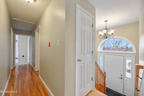 575 Benedict Rd, Pittsfield, MA 01201 photo 4