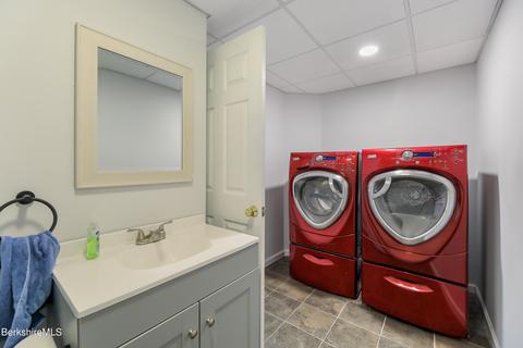 575 Benedict Rd, Pittsfield, MA 01201 photo 26
