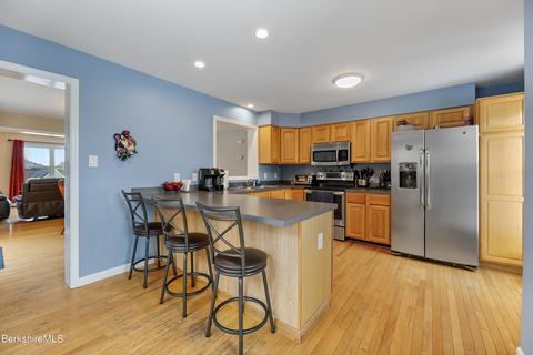 575 Benedict Rd, Pittsfield, MA 01201 photo 10