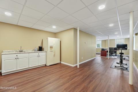 575 Benedict Rd, Pittsfield, MA 01201 photo 25