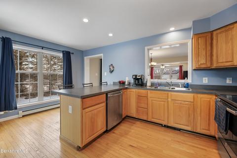 575 Benedict Rd, Pittsfield, MA 01201 photo 12