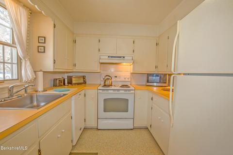 60 King William Rd, Lenox, MA 01240 photo 2