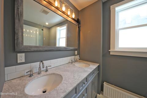 70 Franklin St, Lee, MA 01238 photo 26