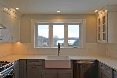 70 Franklin St, Lee, MA 01238 photo 22