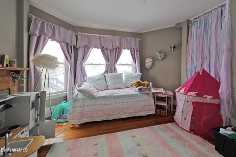70 Franklin St, Lee, MA 01238 photo 7