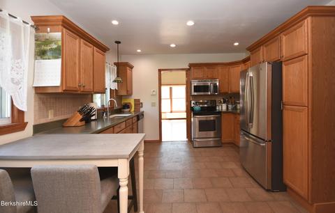 660 E Main St, North Adams, MA 01247 photo 14