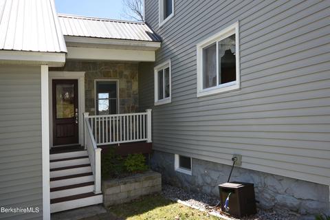 660 E Main St, North Adams, MA 01247 photo 4