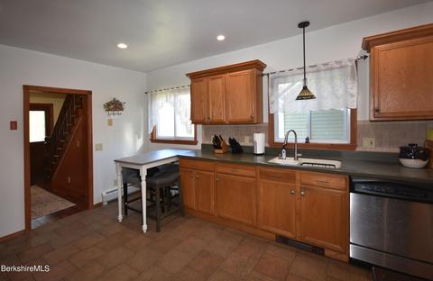 660 E Main St, North Adams, MA 01247 photo 11