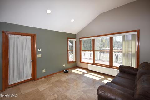 660 E Main St, North Adams, MA 01247 photo 15