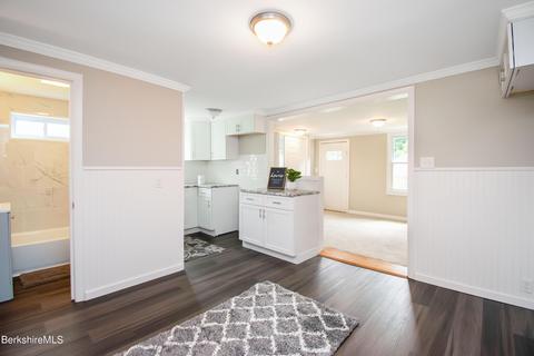 4 Ring St, Pittsfield, MA 01201