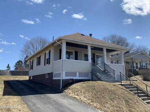 44 Mohegan St, Pittsfield, MA 01201