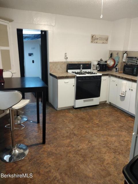 216 Robbins Ave, Pittsfield, MA 01201