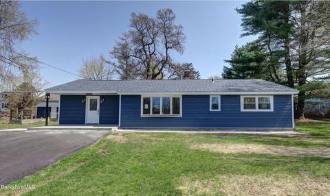 81 Longview Ter, Pittsfield, MA 01201