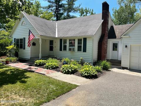857 Hoosac Rd, Williamstown, MA 01267