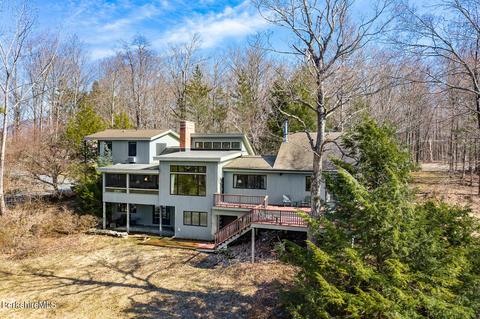 265 Stone Hill Rd, Williamstown, MA 01267