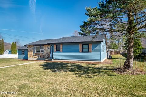 7 Sycamore Dr, Williamstown, MA 01267