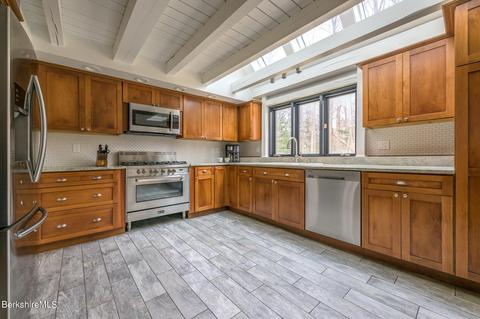 6 Cedar Ln, Lenox, MA 01240 photo 14