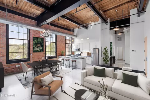 160 Water St #410, Williamstown, MA 01267