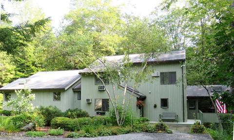325 Lakeshore Dr, Sandisfield, MA 01255