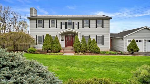 67 Flintstone Dr, Pittsfield, MA 01201