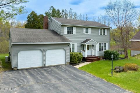 20 Churchill St, Pittsfield, MA 01201