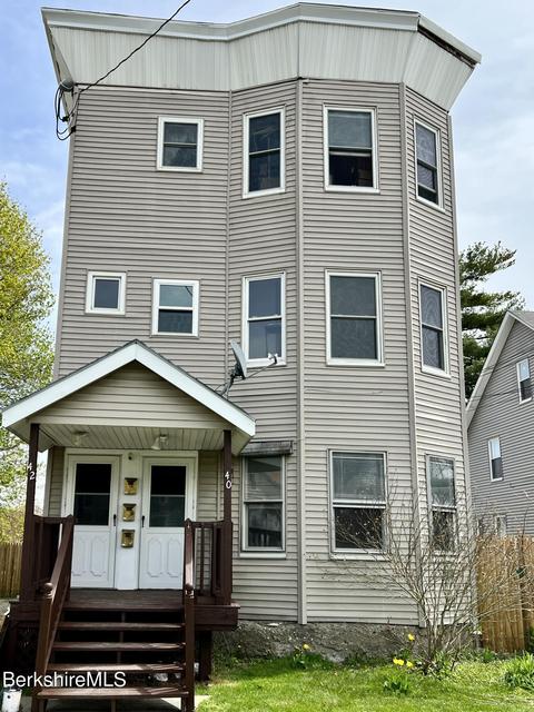 40-42 Plunkett St, Pittsfield, MA 01201