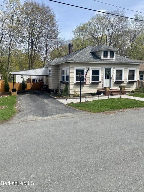 21 Beacon Ave, Pittsfield, MA 01201 photo 2