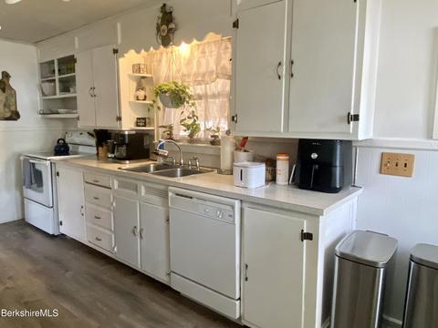 21 Beacon Ave, Pittsfield, MA 01201 photo 14