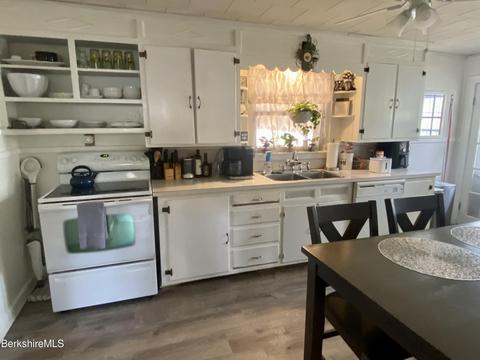21 Beacon Ave, Pittsfield, MA 01201 photo 10