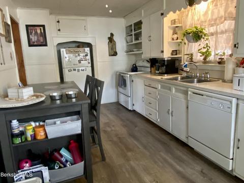 21 Beacon Ave, Pittsfield, MA 01201 photo 15