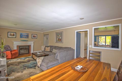 21 Roberta Rd, Pittsfield, MA 01201 photo 16