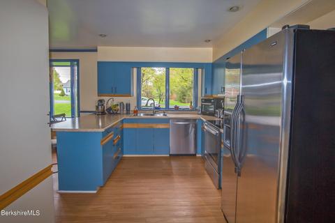 21 Roberta Rd, Pittsfield, MA 01201 photo 14