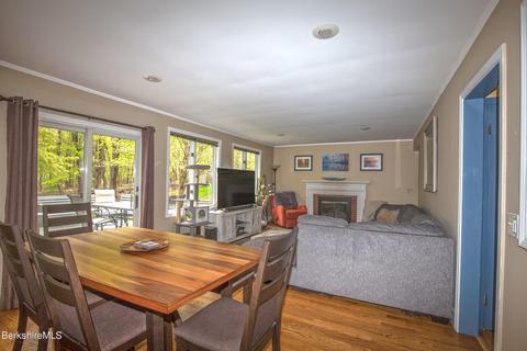 21 Roberta Rd, Pittsfield, MA 01201 photo 15