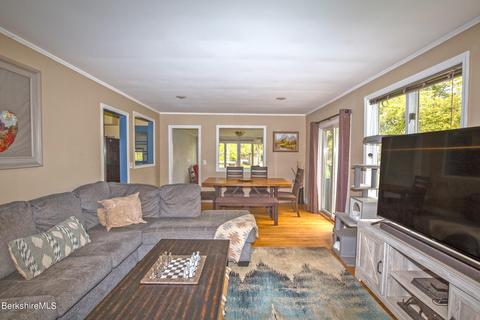 21 Roberta Rd, Pittsfield, MA 01201 photo 17