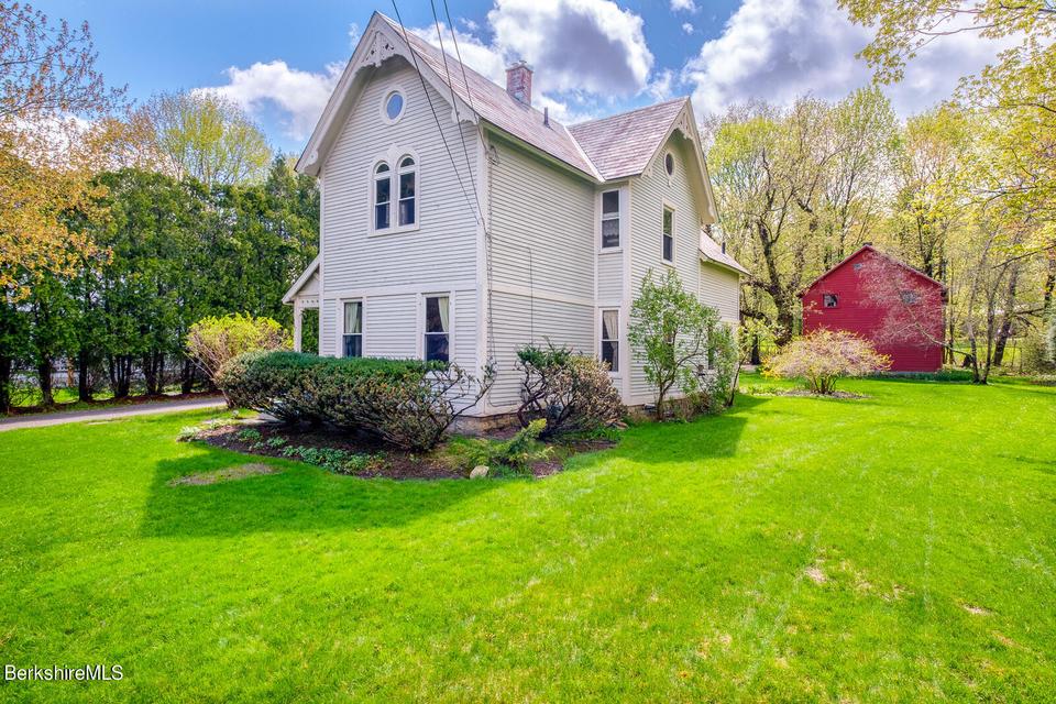 52 Cold Spring Rd, Williamstown, MA 01267 photo 2