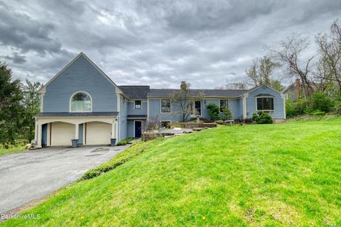 128 Stratton Rd, Williamstown, MA 01267 photo 3