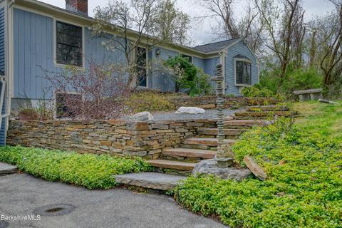 128 Stratton Rd, Williamstown, MA 01267