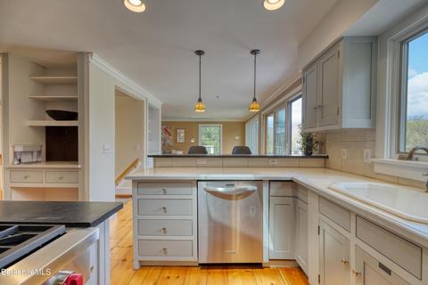 128 Stratton Rd, Williamstown, MA 01267 photo 10