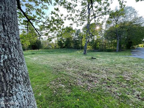 1211 Main St, Williamstown, MA 01267