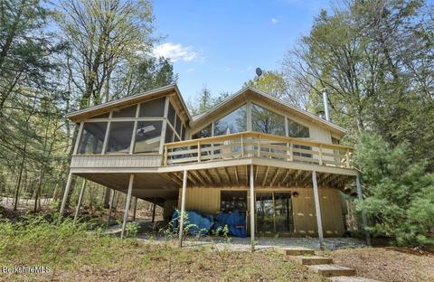 335 Lake Shore Dr, Sandisfield, MA 01255
