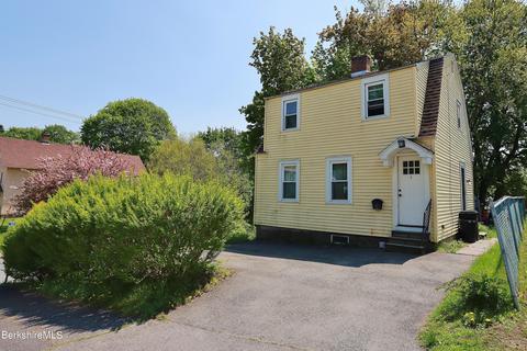 86 North St, North Adams, MA 01247