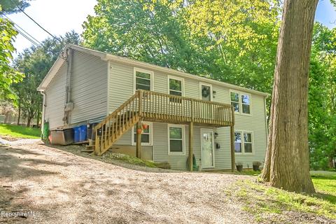 30-32 Scammell Ave, Pittsfield, MA 01201