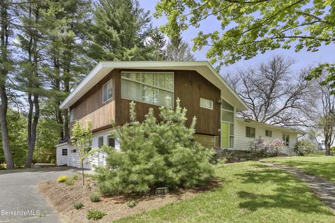 76 Roselyn Dr, Pittsfield, MA 01201