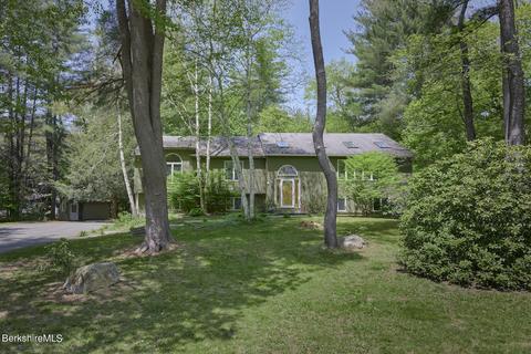 1 Deer Trail Rd, Housatonic, MA 01236