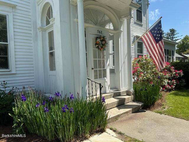  762 Main St, Williamstown, MA 01267 photo 2