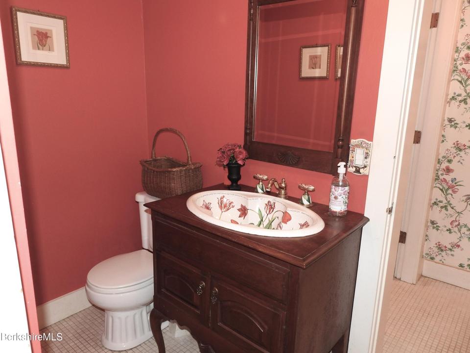  762 Main St, Williamstown, MA 01267 photo 23