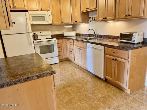 260 Pittsfield Rd #B-12, Lenox, MA 01240