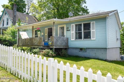 29 Main St, Philmont, NY 12565