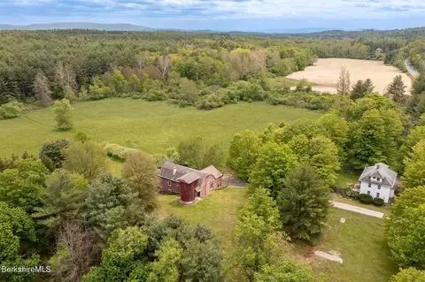 302 302a Egremont Plain Rd, Egremont, MA 01230